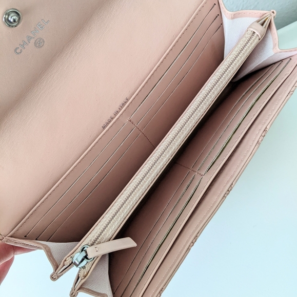 Chanel Wallet - Picture 9 of 15